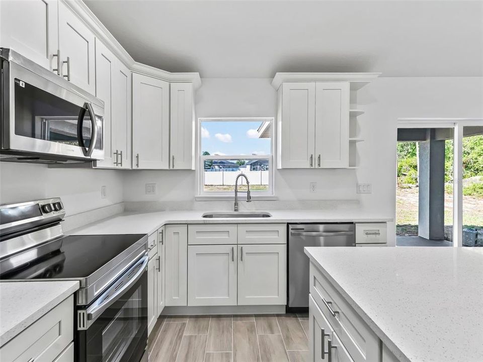 For Rent: $2,100 (3 beds, 2 baths, 1334 Square Feet)