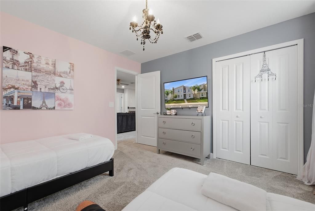 For Sale: $720,000 (9 beds, 5 baths, 4356 Square Feet)