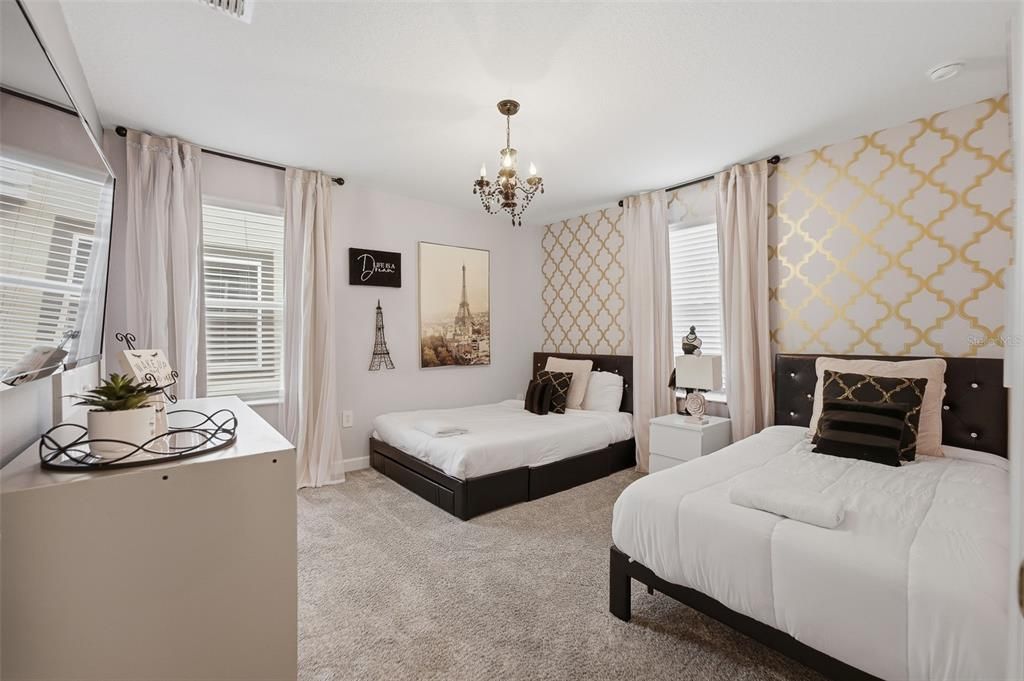 For Sale: $720,000 (9 beds, 5 baths, 4356 Square Feet)