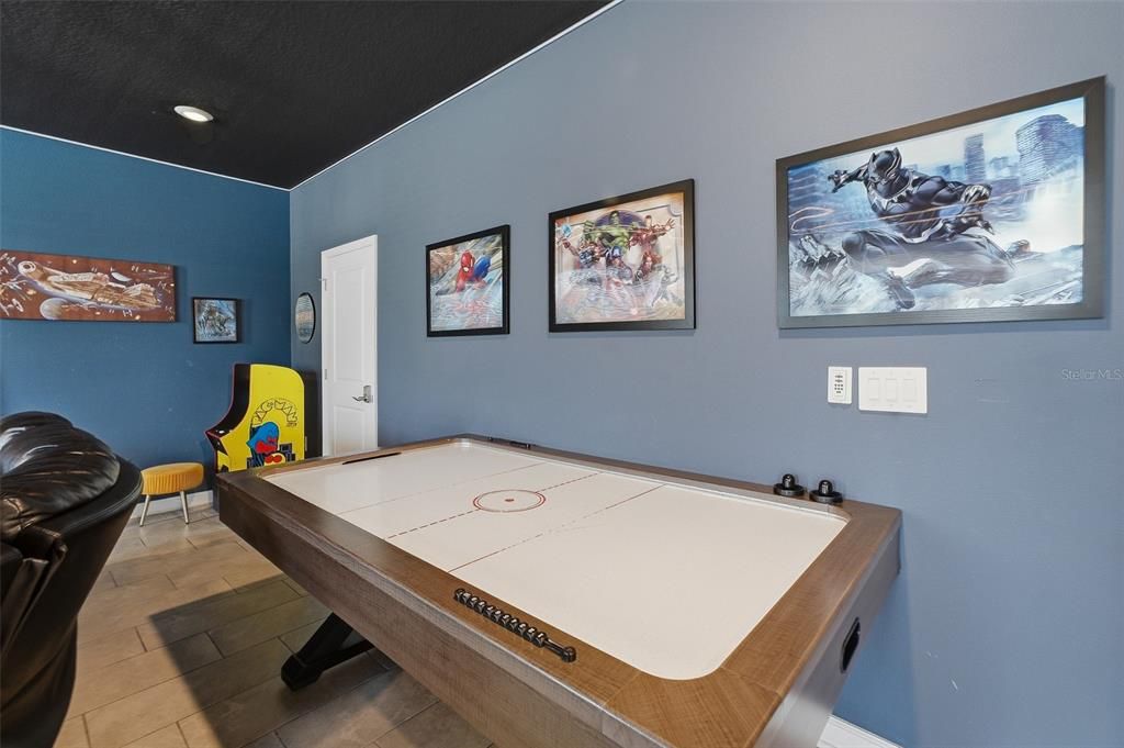 For Sale: $720,000 (9 beds, 5 baths, 4356 Square Feet)