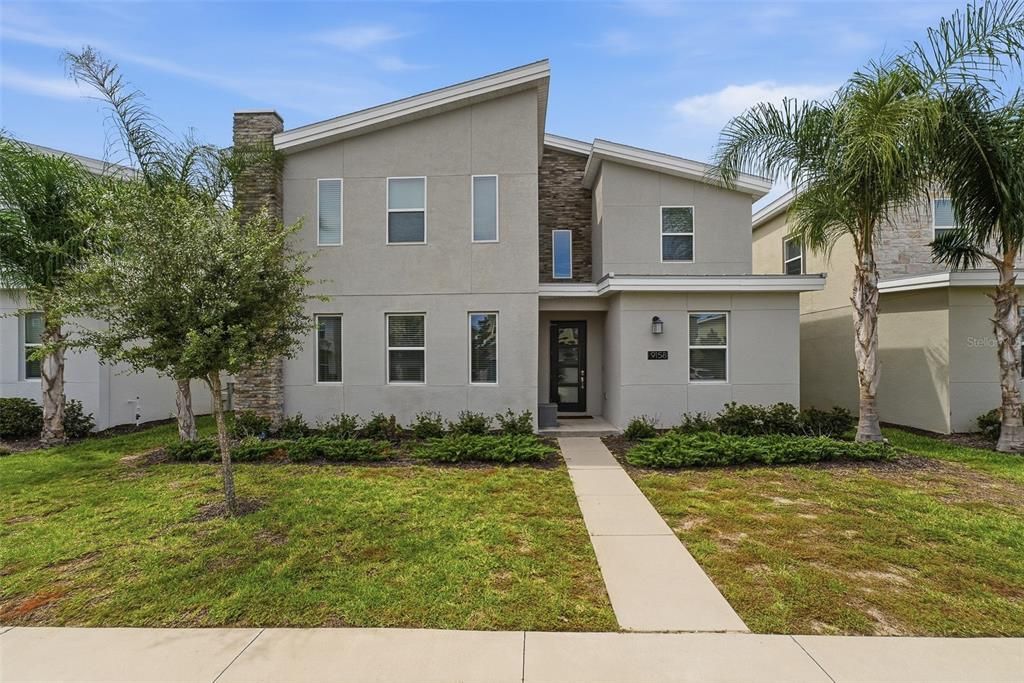 For Sale: $720,000 (9 beds, 5 baths, 4356 Square Feet)