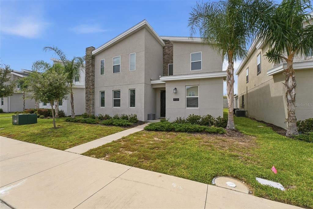 For Sale: $720,000 (9 beds, 5 baths, 4356 Square Feet)