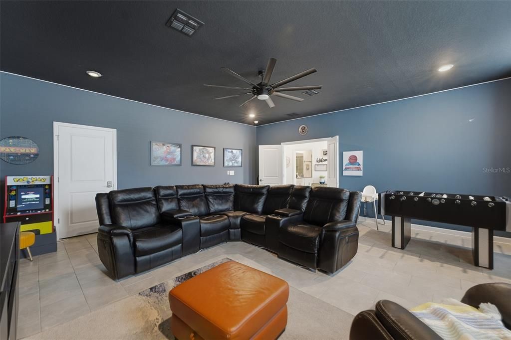 For Sale: $720,000 (9 beds, 5 baths, 4356 Square Feet)