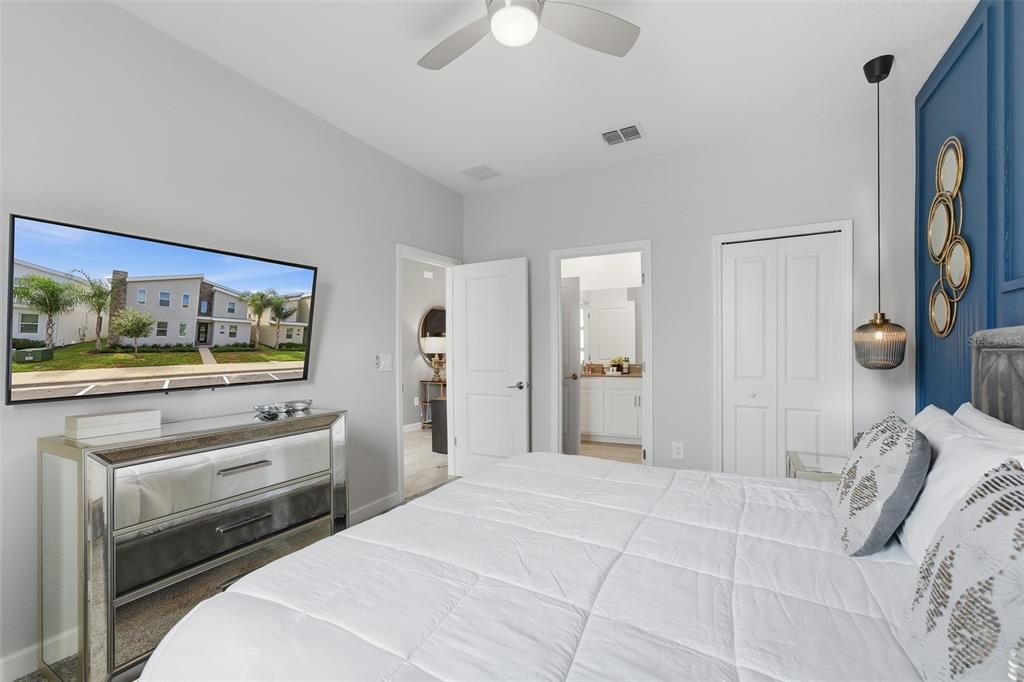 For Sale: $720,000 (9 beds, 5 baths, 4356 Square Feet)