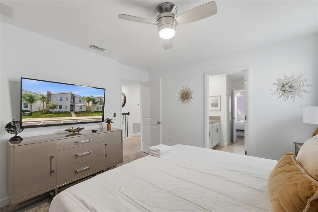 For Sale: $720,000 (9 beds, 5 baths, 4356 Square Feet)