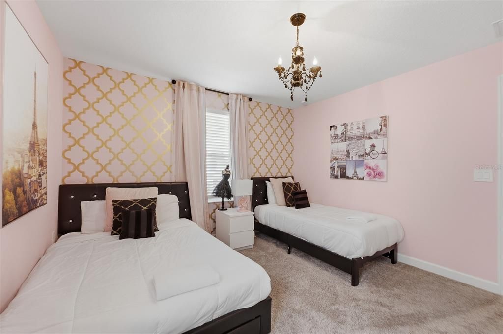 For Sale: $720,000 (9 beds, 5 baths, 4356 Square Feet)