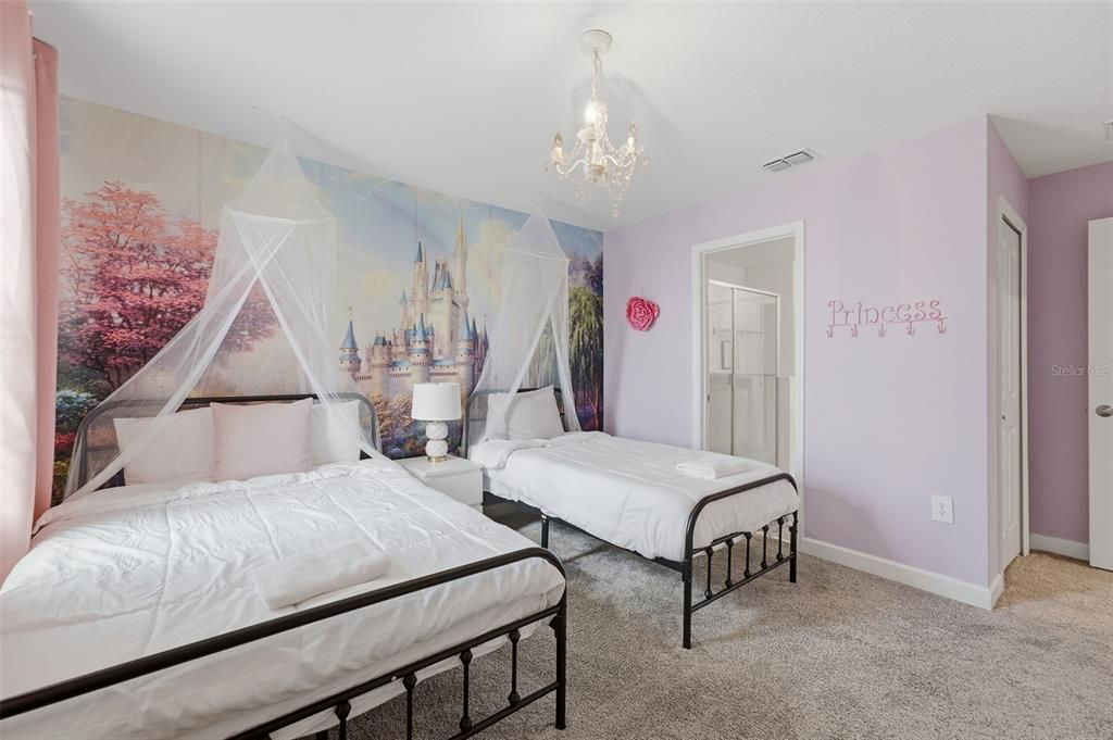 For Sale: $720,000 (9 beds, 5 baths, 4356 Square Feet)