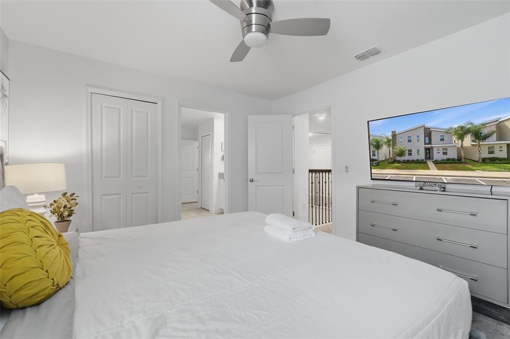 For Sale: $720,000 (9 beds, 5 baths, 4356 Square Feet)