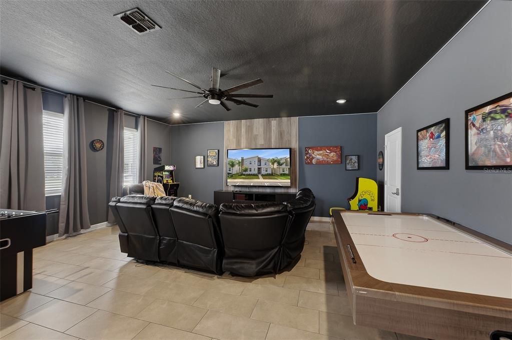 For Sale: $720,000 (9 beds, 5 baths, 4356 Square Feet)