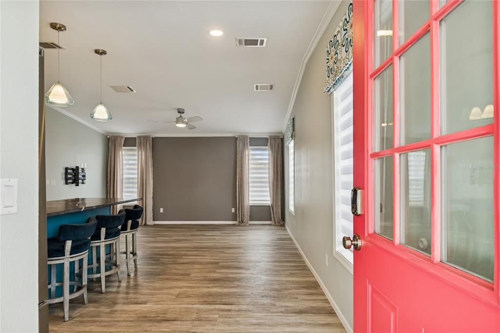 For Sale: $199,000 (1 beds, 2 baths, 864 Square Feet)