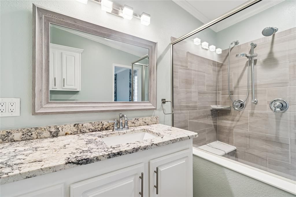 For Sale: $199,000 (1 beds, 2 baths, 864 Square Feet)