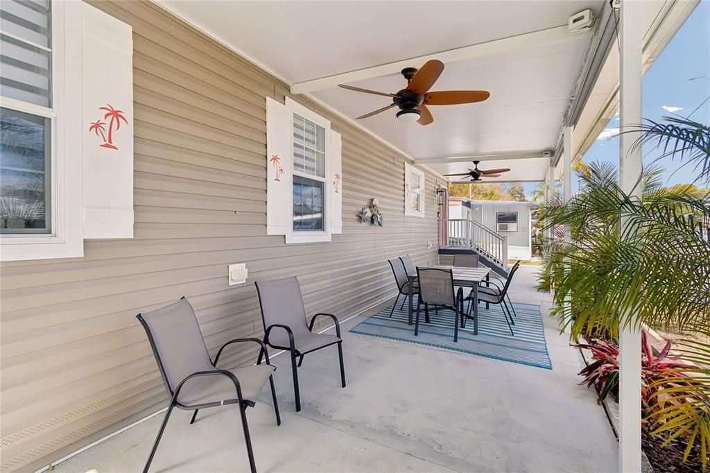 For Sale: $199,000 (1 beds, 2 baths, 864 Square Feet)
