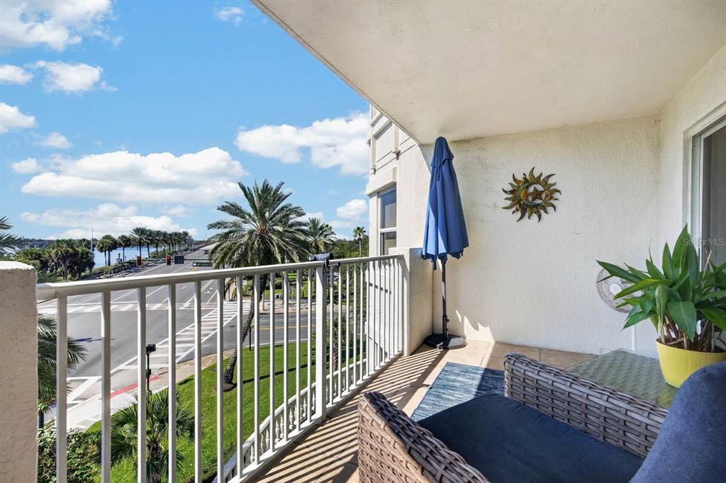For Sale: $639,000 (3 beds, 3 baths, 2675 Square Feet)