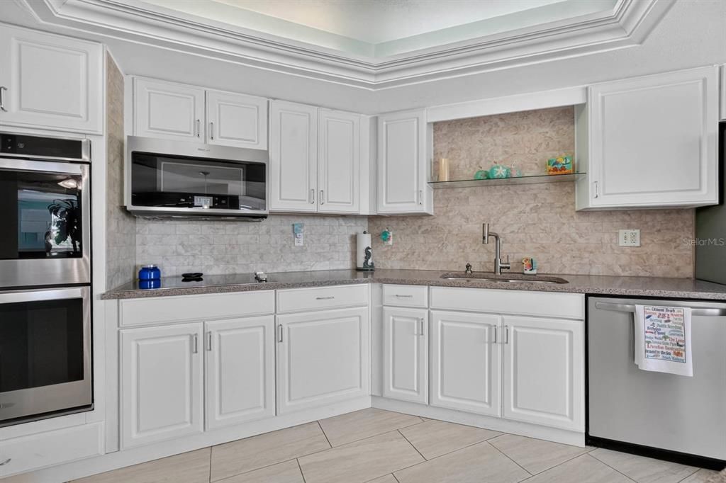 For Sale: $639,000 (3 beds, 3 baths, 2675 Square Feet)
