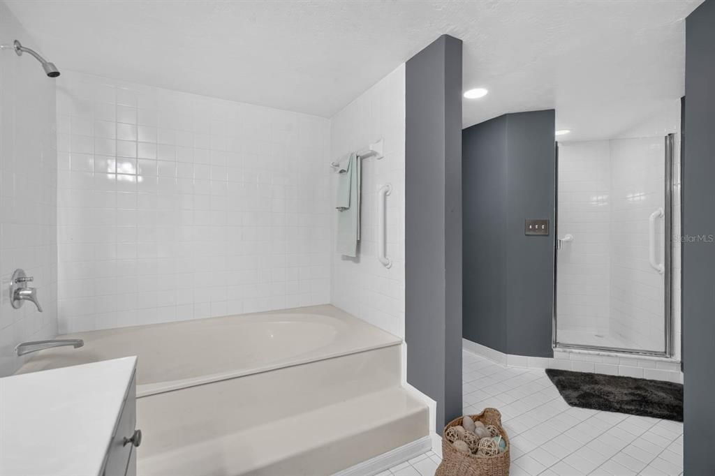 For Sale: $639,000 (3 beds, 3 baths, 2675 Square Feet)