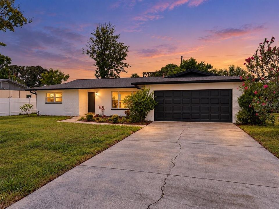For Sale: $649,900 (3 beds, 2 baths, 1728 Square Feet)