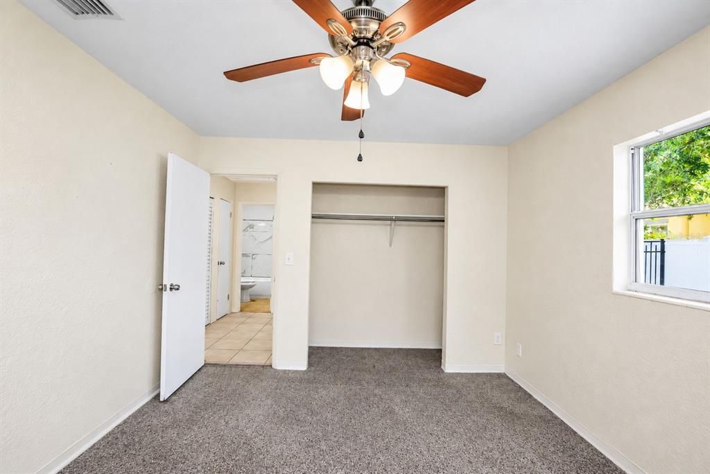 En Venta: $419,000 (4 camas, 0 baños, 1560 Pies cuadrados)