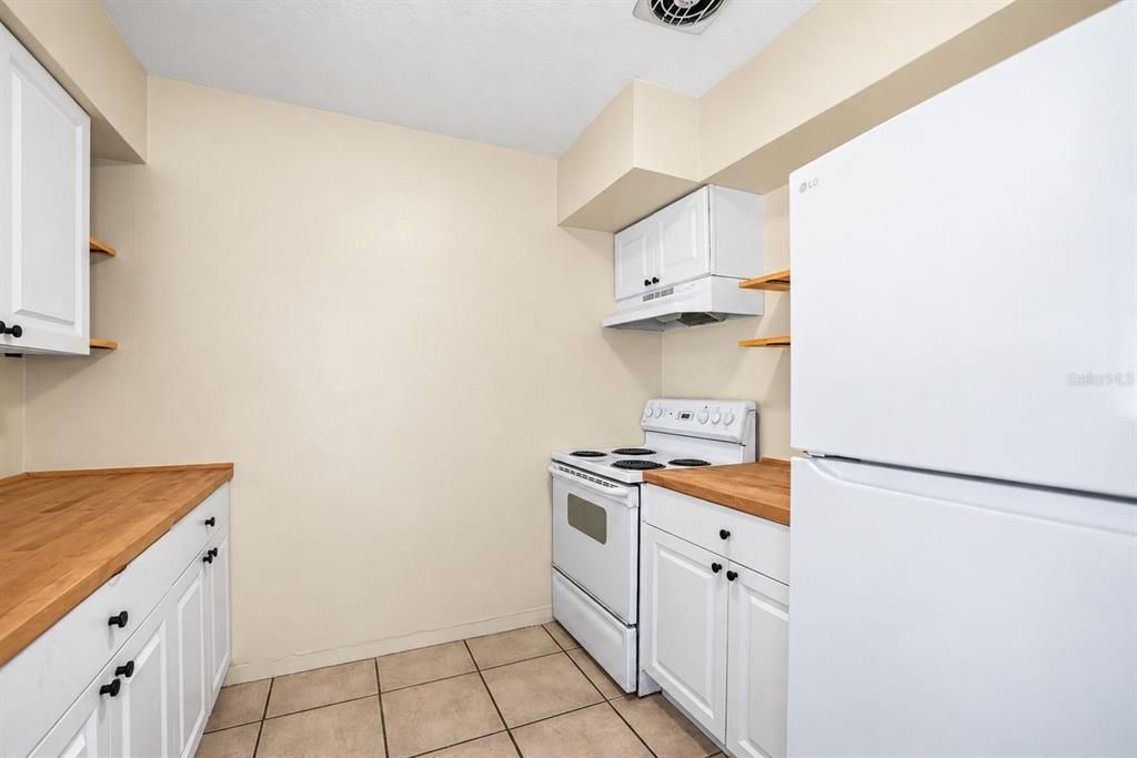 En Venta: $419,000 (4 camas, 0 baños, 1560 Pies cuadrados)