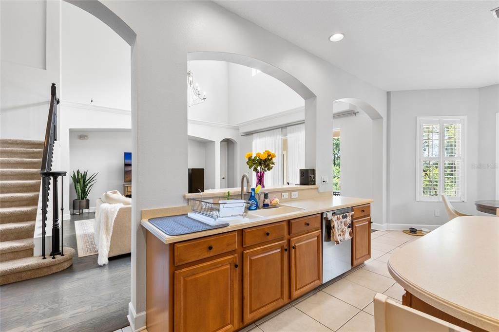 For Sale: $680,000 (6 beds, 4 baths, 3781 Square Feet)
