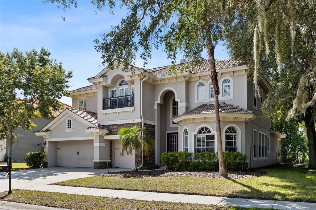 For Sale: $680,000 (6 beds, 4 baths, 3781 Square Feet)