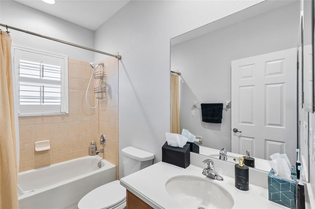For Sale: $680,000 (6 beds, 4 baths, 3781 Square Feet)