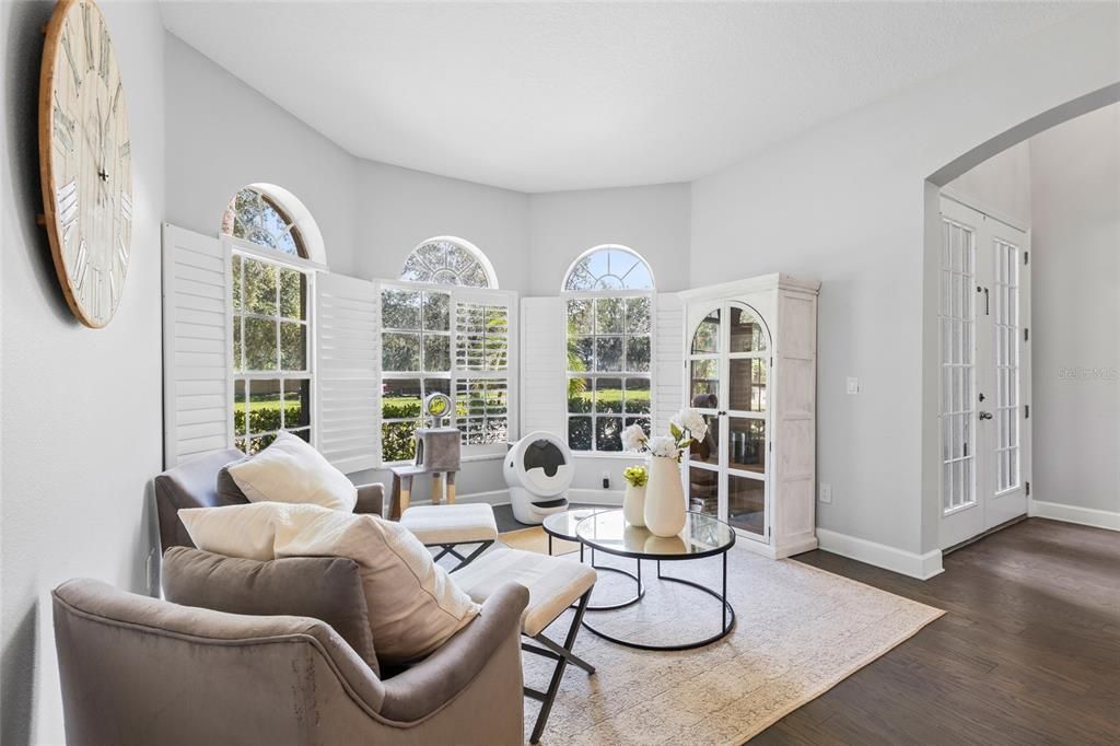 For Sale: $680,000 (6 beds, 4 baths, 3781 Square Feet)
