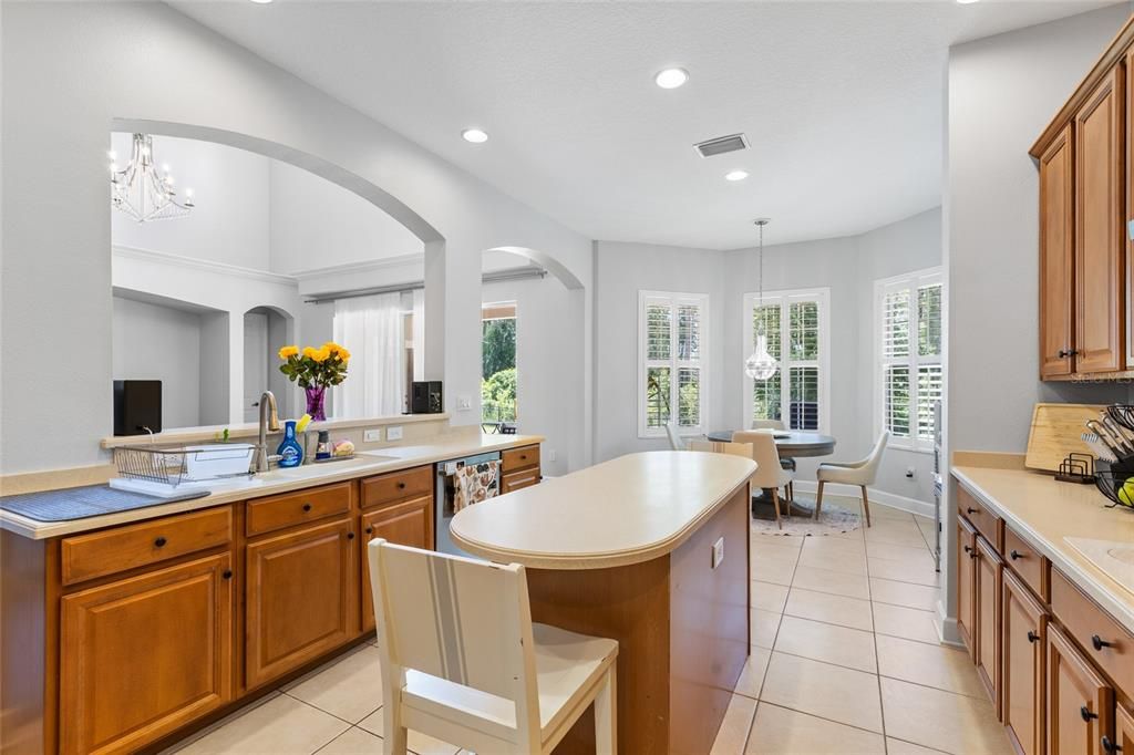 For Sale: $680,000 (6 beds, 4 baths, 3781 Square Feet)