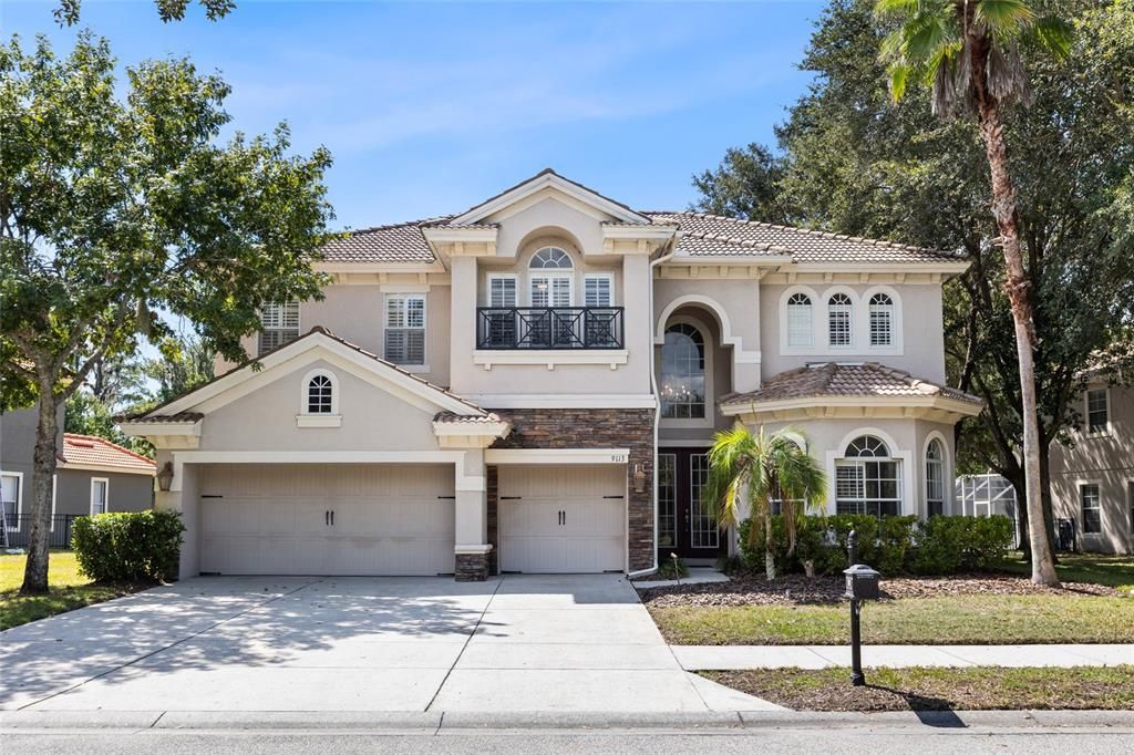 For Sale: $680,000 (6 beds, 4 baths, 3781 Square Feet)