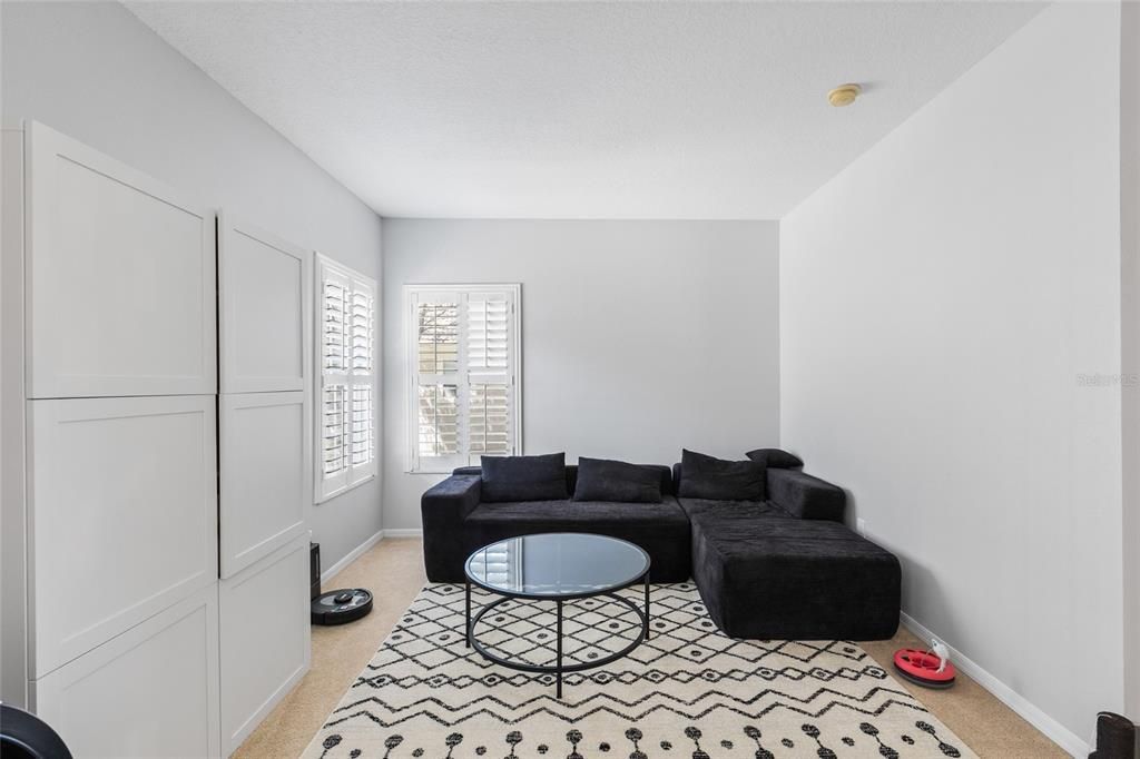 For Sale: $680,000 (6 beds, 4 baths, 3781 Square Feet)
