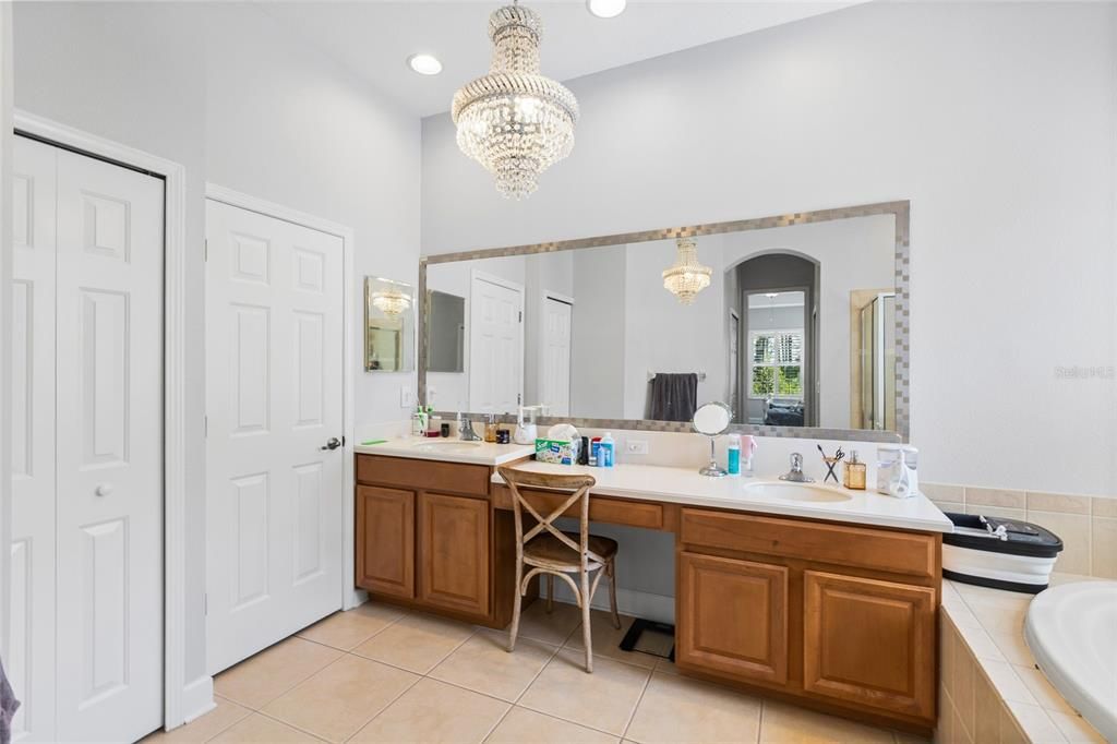 For Sale: $680,000 (6 beds, 4 baths, 3781 Square Feet)