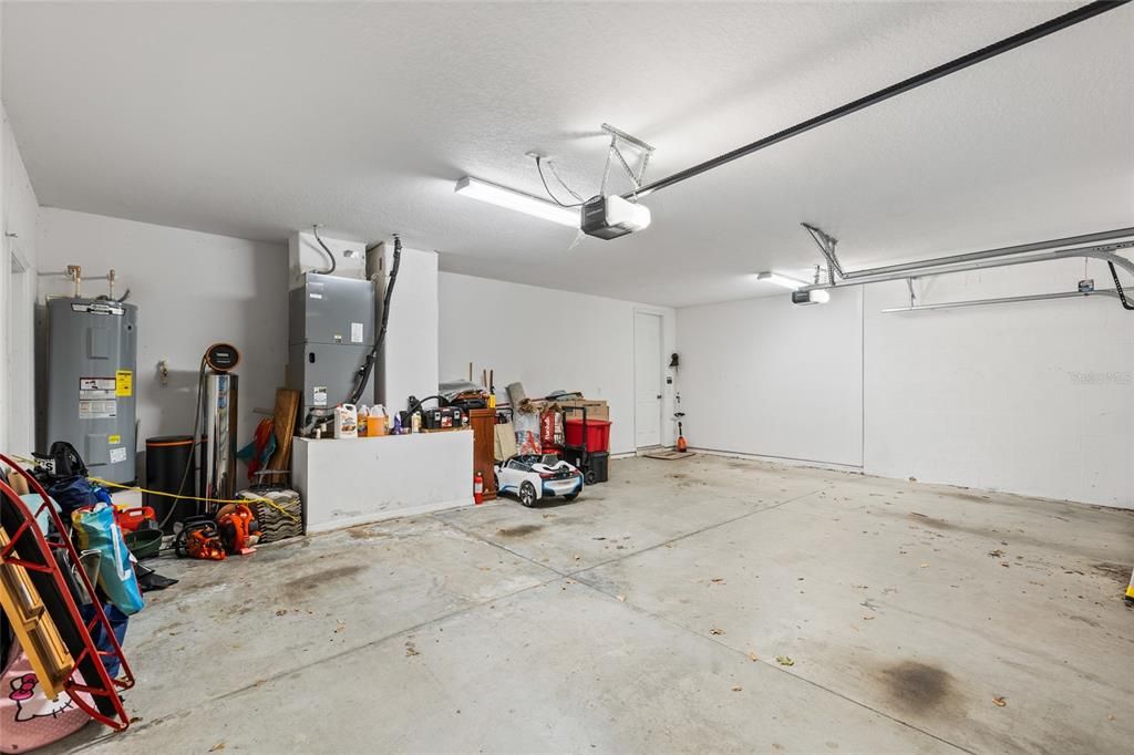 For Sale: $680,000 (6 beds, 4 baths, 3781 Square Feet)