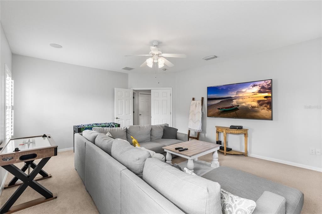 For Sale: $680,000 (6 beds, 4 baths, 3781 Square Feet)