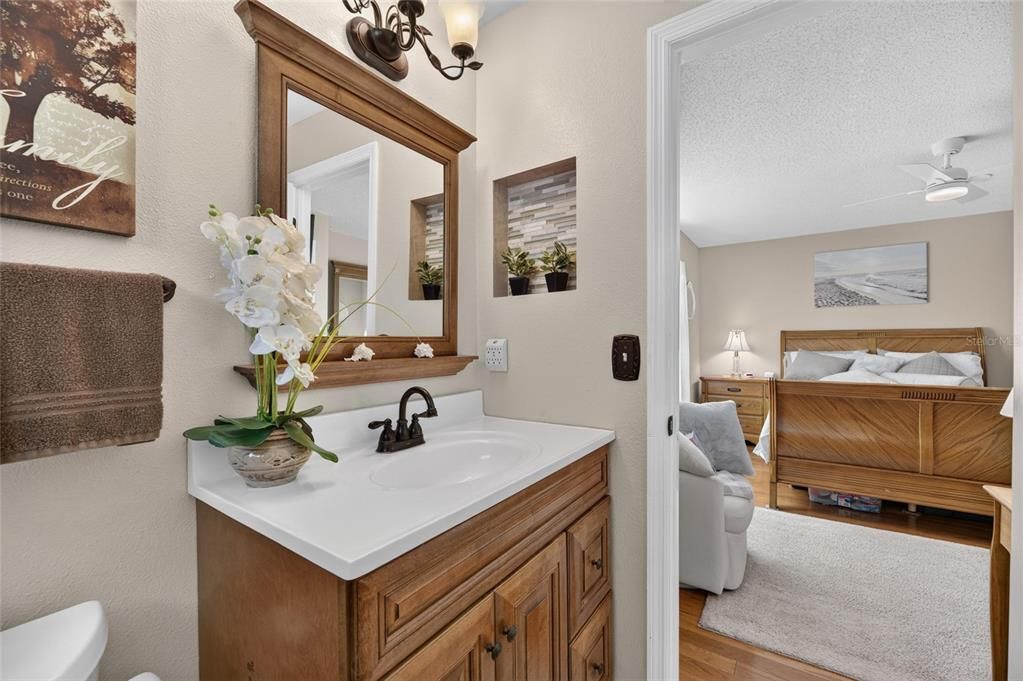 For Sale: $329,000 (3 beds, 2 baths, 1171 Square Feet)