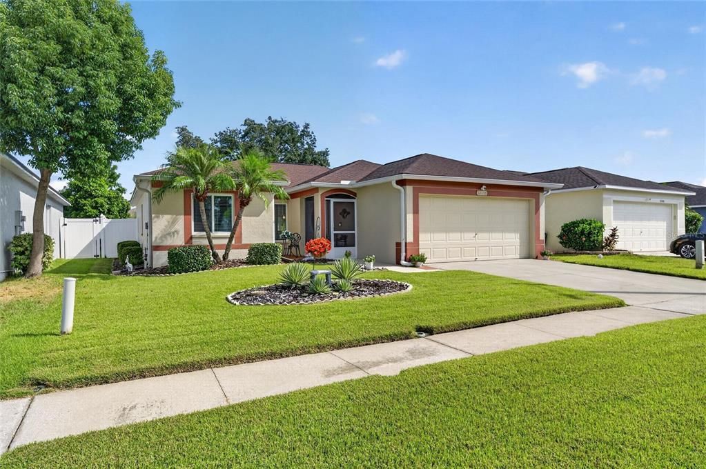 For Sale: $329,000 (3 beds, 2 baths, 1171 Square Feet)