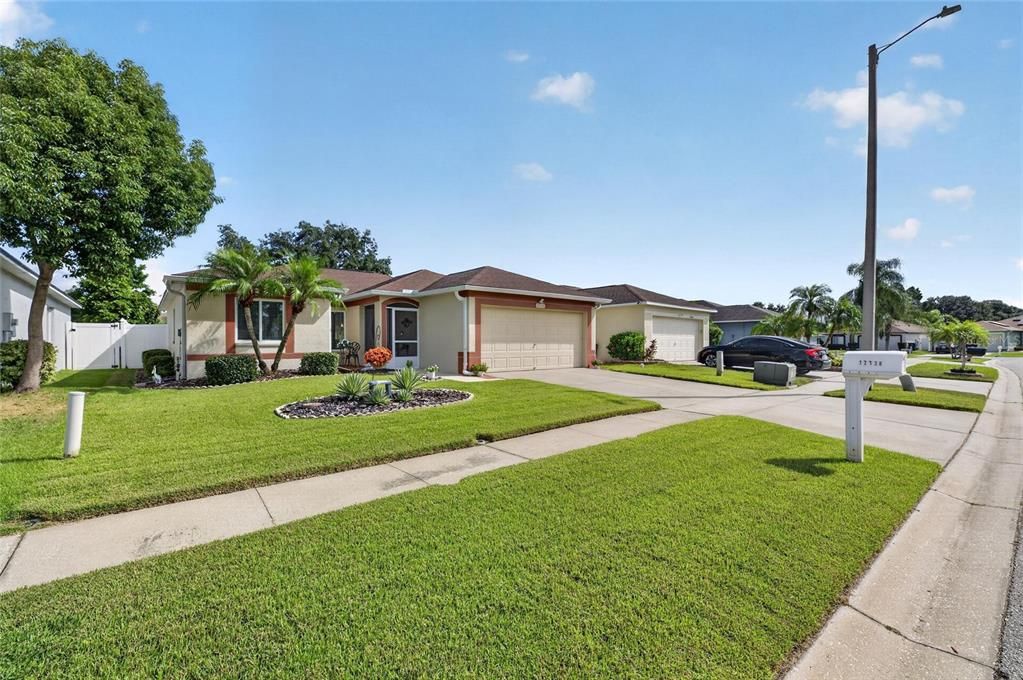 For Sale: $329,000 (3 beds, 2 baths, 1171 Square Feet)