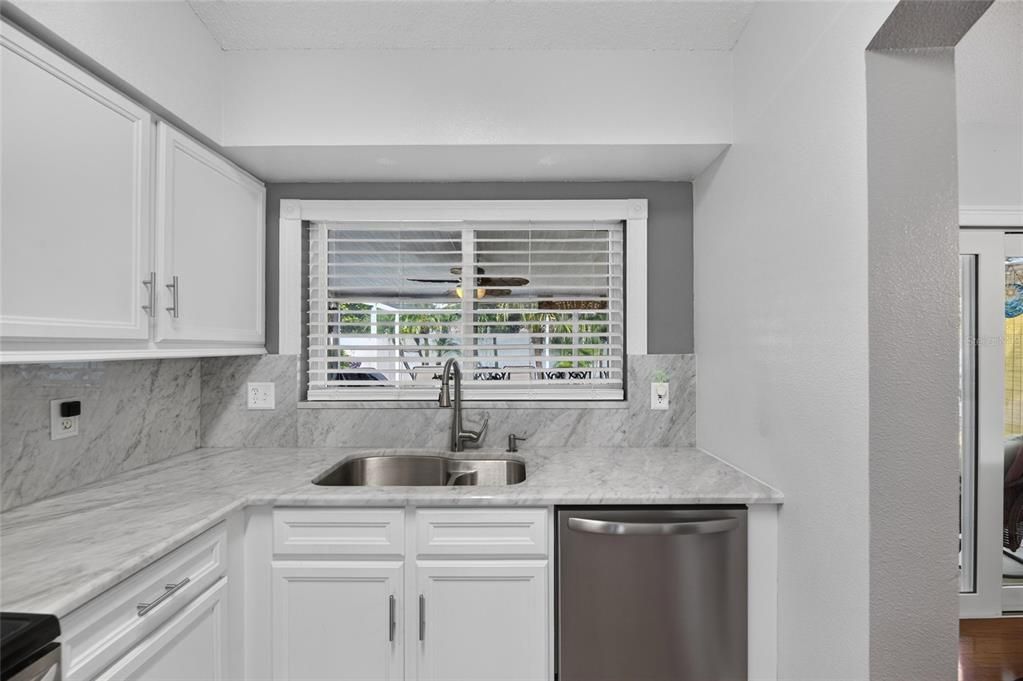 For Sale: $329,000 (3 beds, 2 baths, 1171 Square Feet)