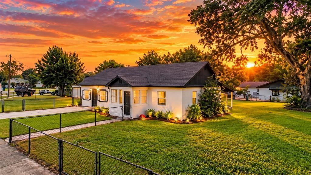 For Sale: $274,997 (3 beds, 2 baths, 1395 Square Feet)