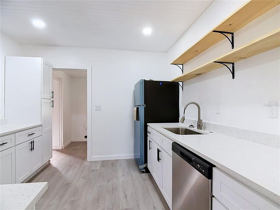 For Sale: $274,997 (3 beds, 2 baths, 1395 Square Feet)