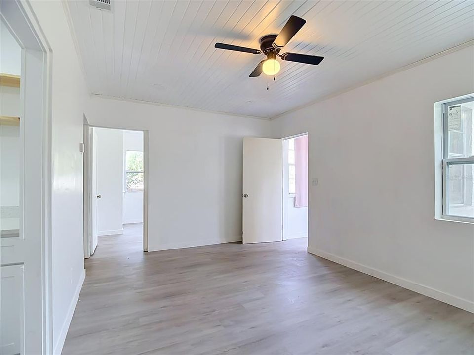 For Sale: $274,997 (3 beds, 2 baths, 1395 Square Feet)