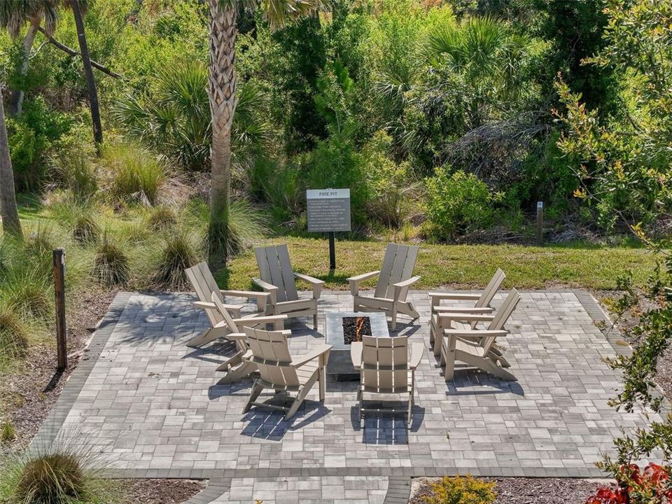 For Rent: $2,300 (3 beds, 2 baths, 1373 Square Feet)