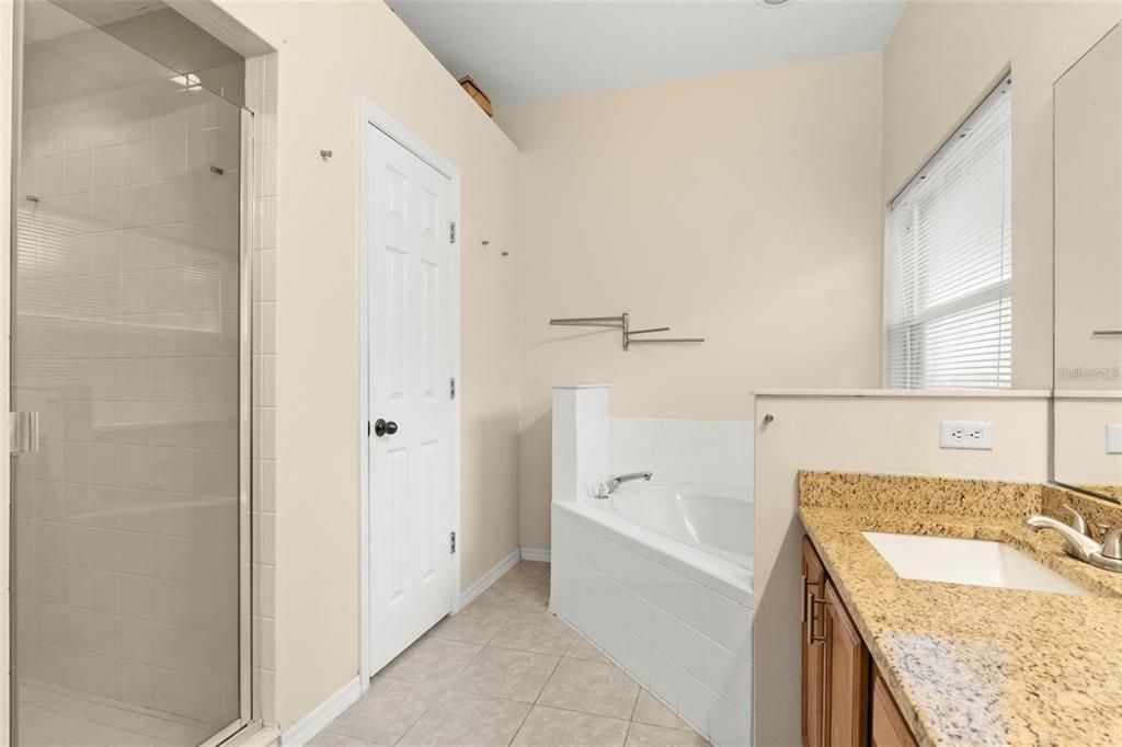 For Sale: $365,000 (4 beds, 2 baths, 1695 Square Feet)