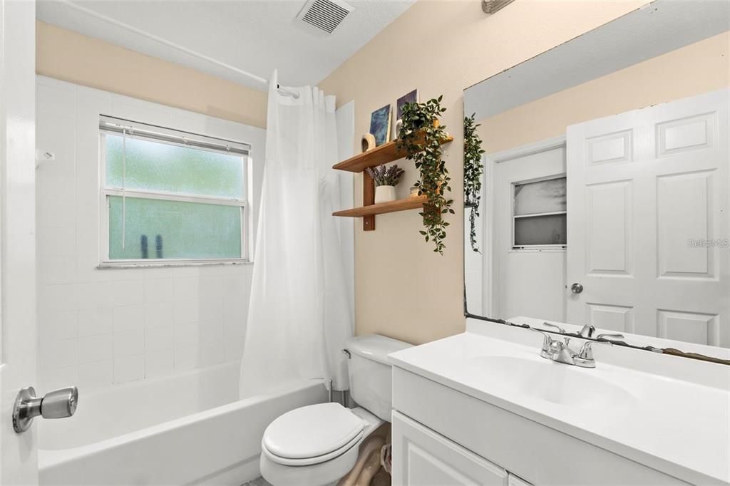 For Sale: $365,000 (4 beds, 2 baths, 1695 Square Feet)