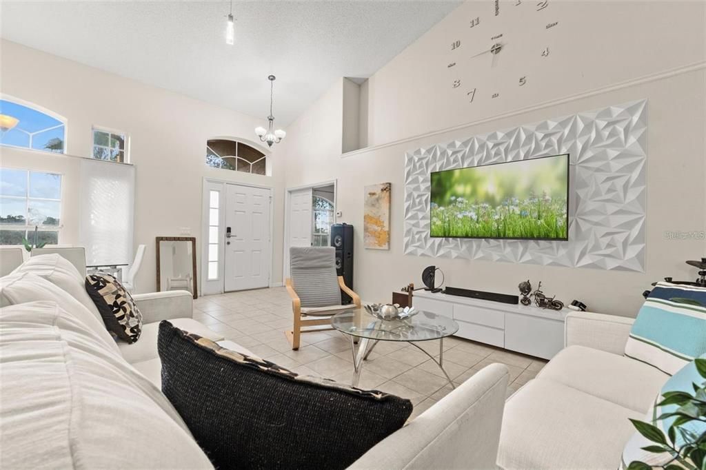 For Sale: $365,000 (4 beds, 2 baths, 1695 Square Feet)