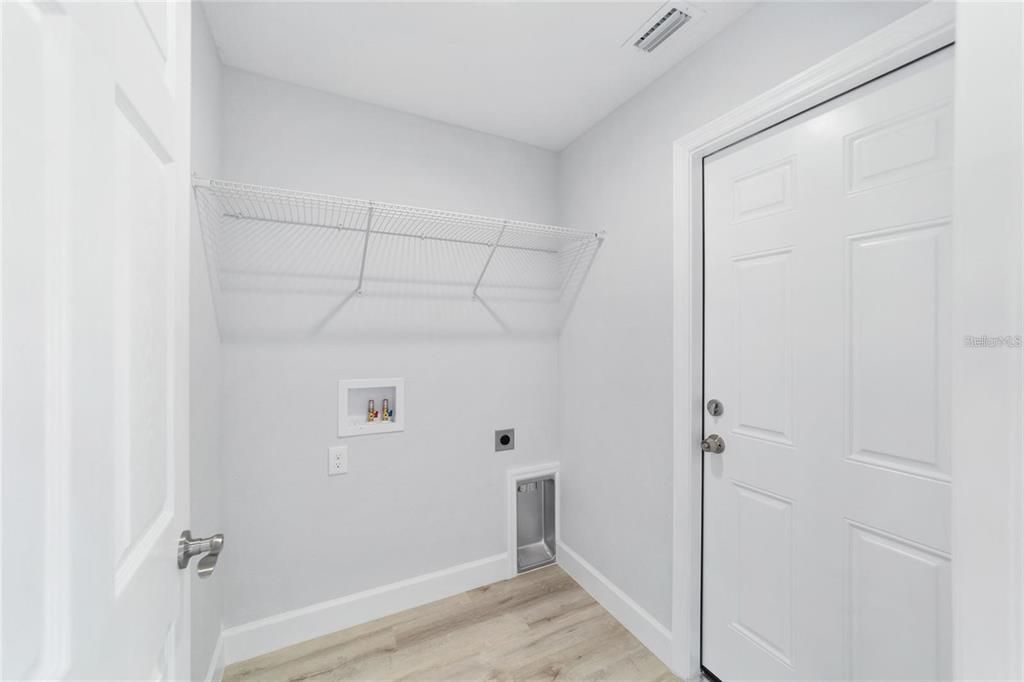 En Venta: $275,000 (3 camas, 2 baños, 1270 Pies cuadrados)