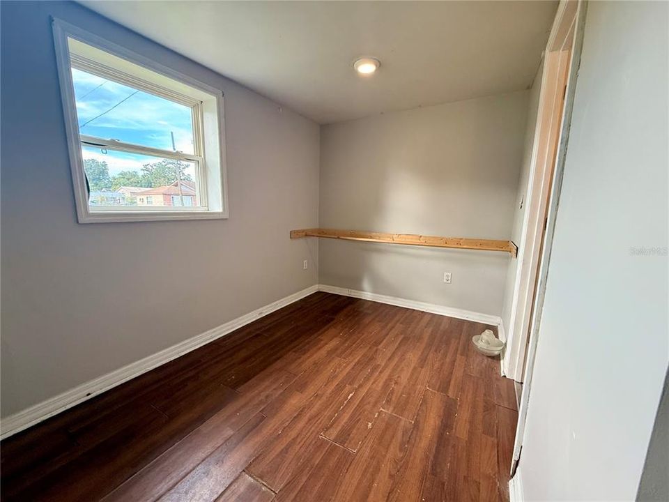 En Venta: $172,900 (4 camas, 1 baños, 1131 Pies cuadrados)