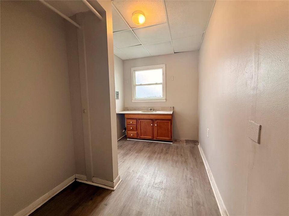 En Venta: $172,900 (4 camas, 1 baños, 1131 Pies cuadrados)