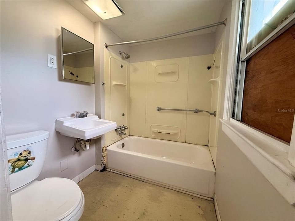 En Venta: $172,900 (4 camas, 1 baños, 1131 Pies cuadrados)
