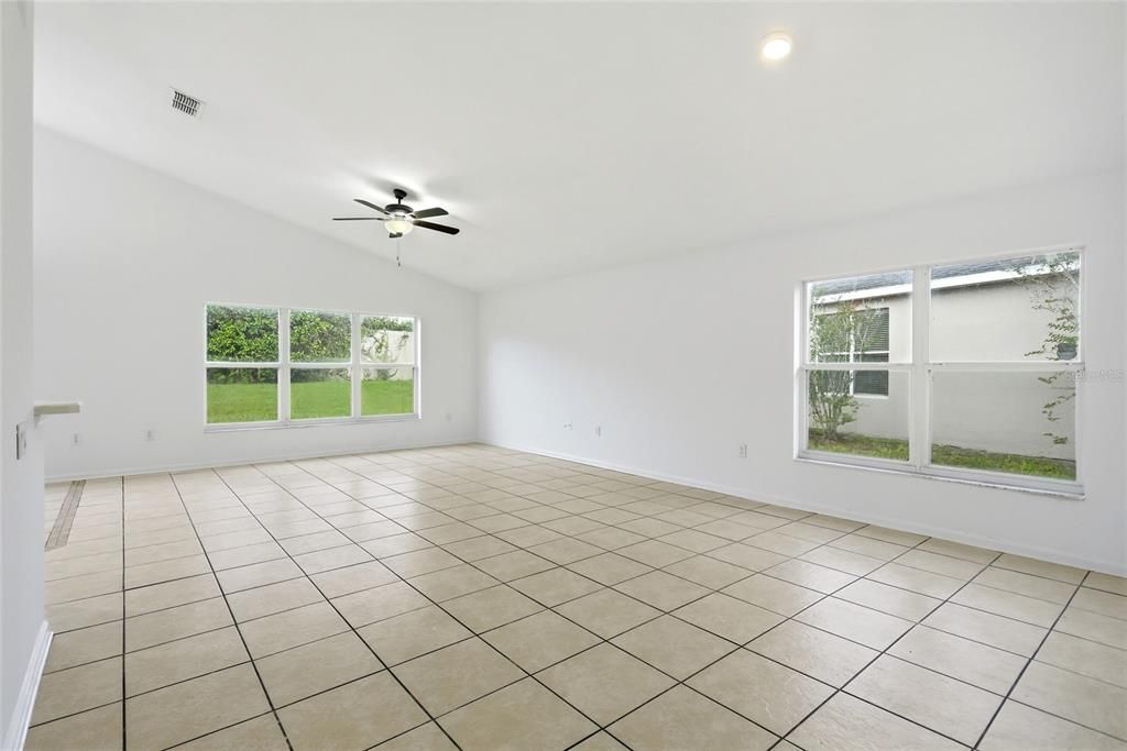 For Rent: $2,350 (3 beds, 2 baths, 1806 Square Feet)