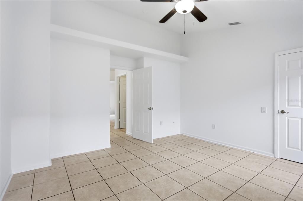 For Rent: $2,350 (3 beds, 2 baths, 1806 Square Feet)