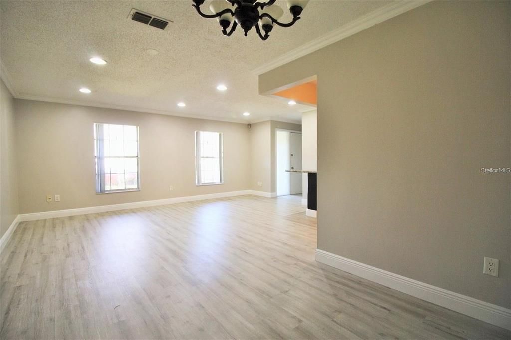 For Rent: $2,575 (3 beds, 2 baths, 1613 Square Feet)